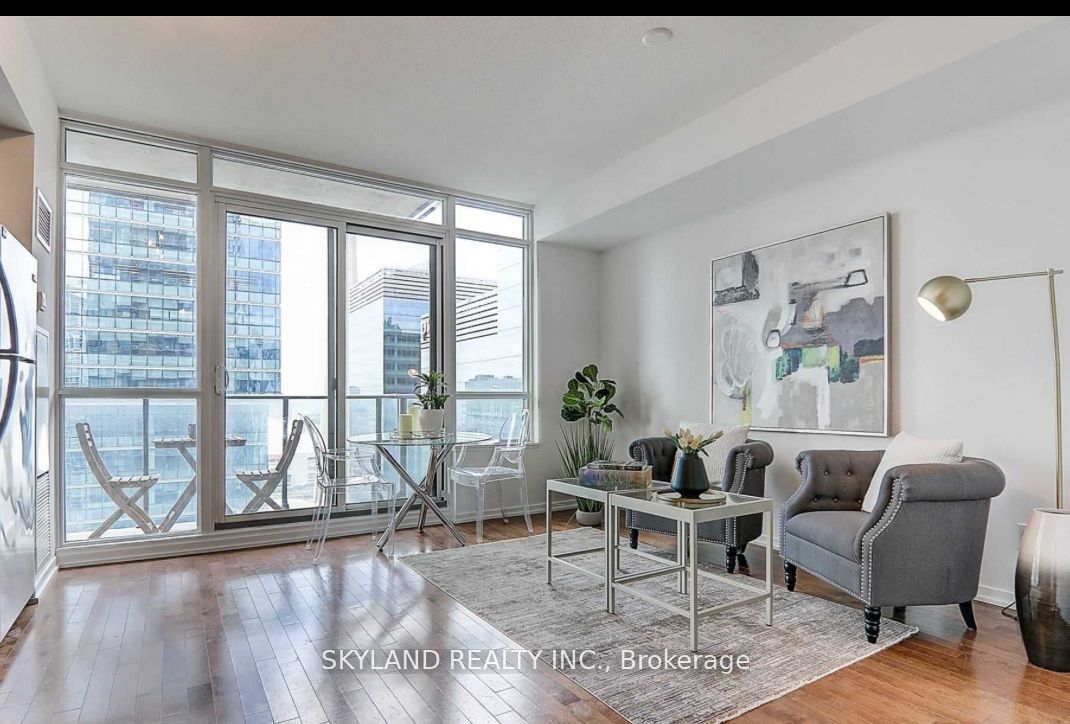3004-65 Bremner Boulevard, Toronto, ON, M5J 0A7 photo 2