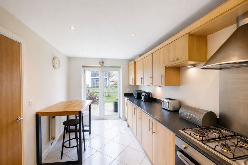 Additional image 3 of 5 bed terraced house for saleThe Moors, Redhill RH1