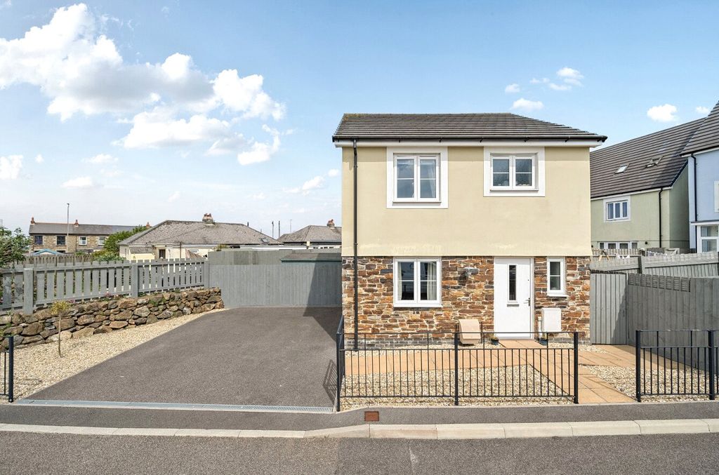 3 bed detached house for saleDavey Close, Redruth, Cornwall TR15