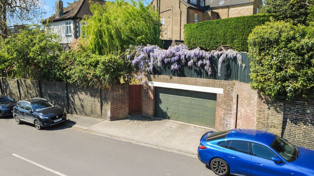 Additional image 27 of 4 bed detached house for saleCastle View Road, Strood, Rochester ME2