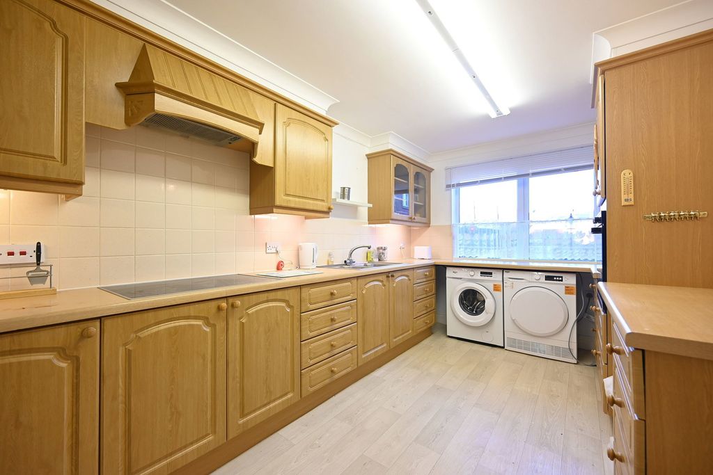 2 bed flat for saleWilliamson Close, Ripon HG4