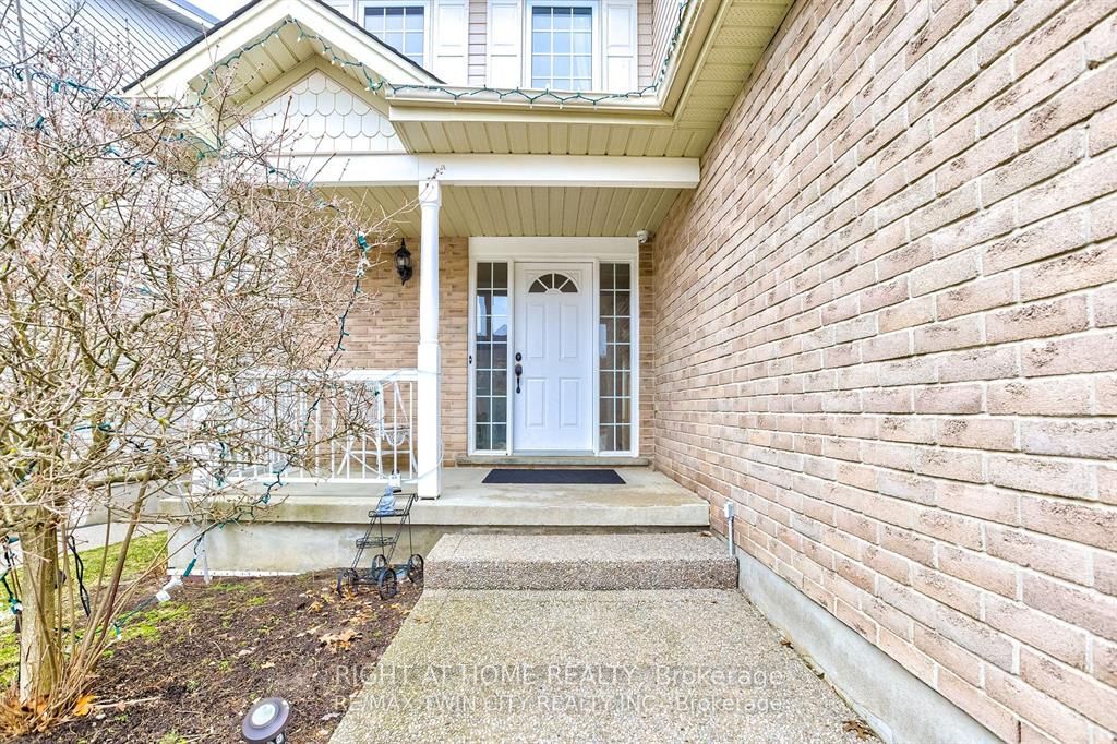 UPPER-138 Apple Ridge Drive, Kitchener, ON, N2P 2S7 photo 2