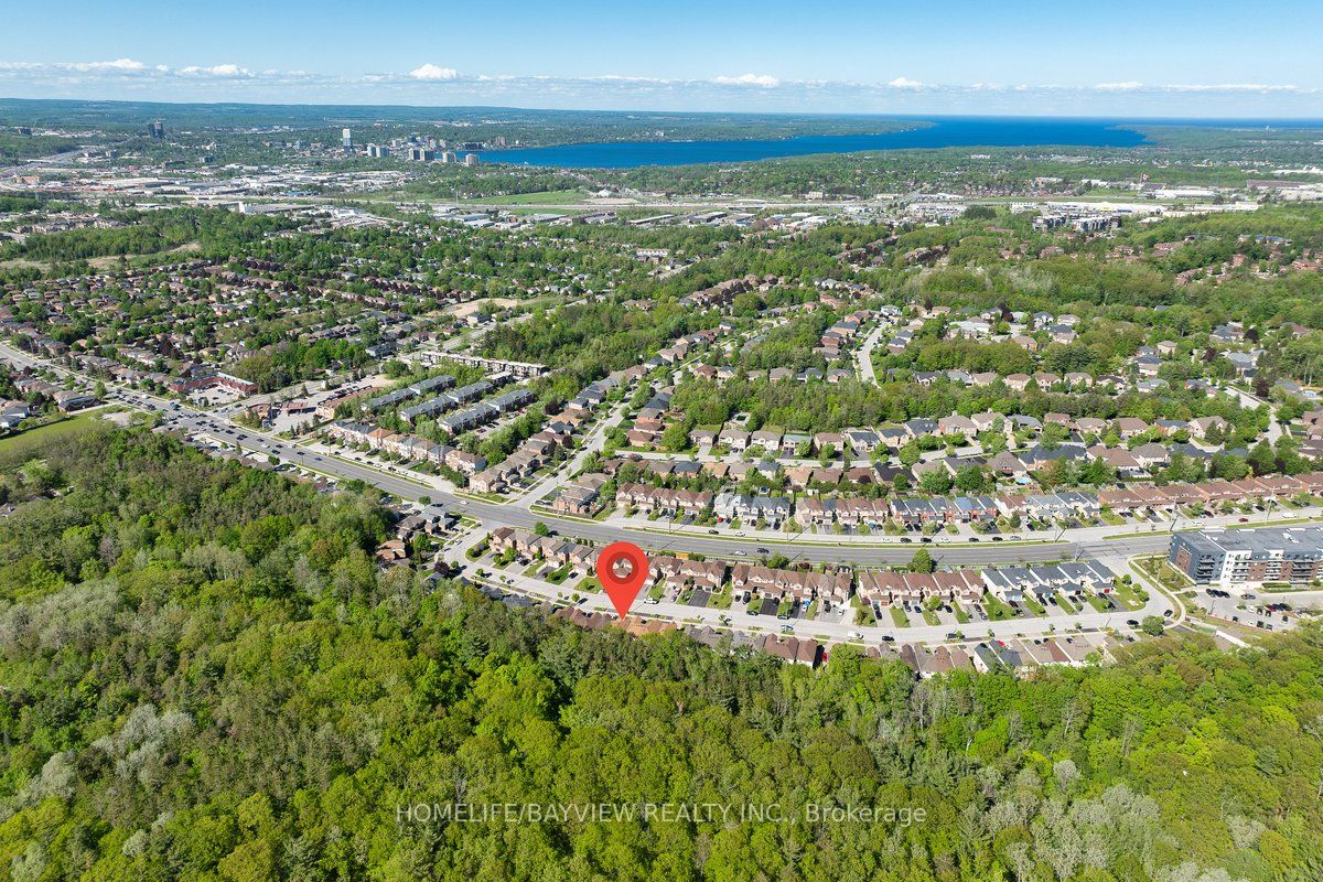 52 Hawthorne Crescent, Barrie, ON, L4N 9Y8