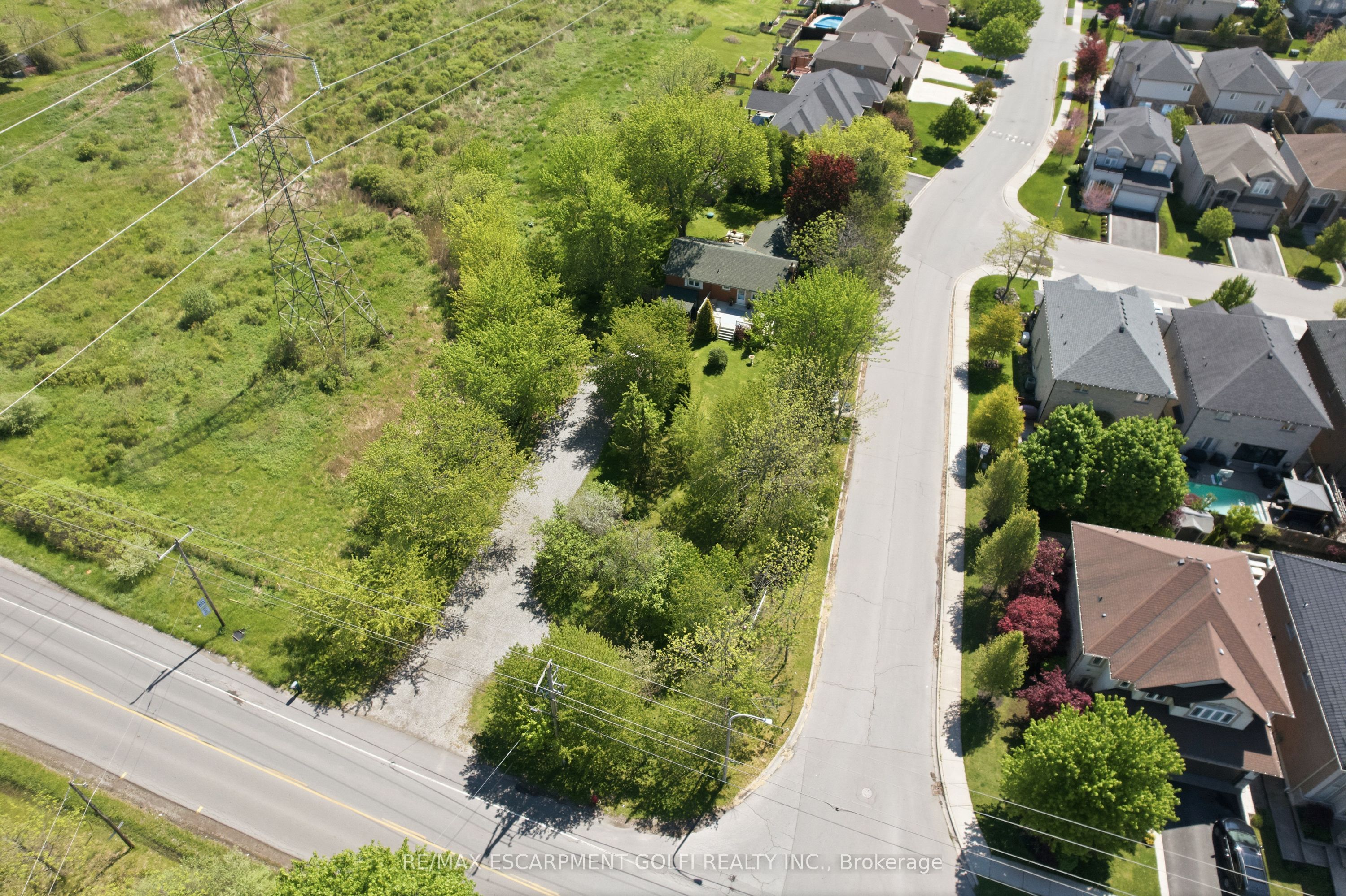 227 Glancaster Road, Hamilton, ON, L9G 3K9 photo 2