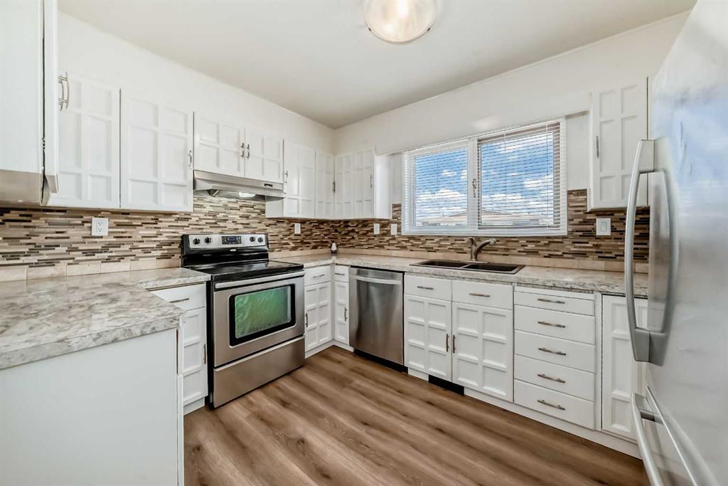 2 Nichols Crescent , Red Deer, AB, T4P 1P6 photo 4