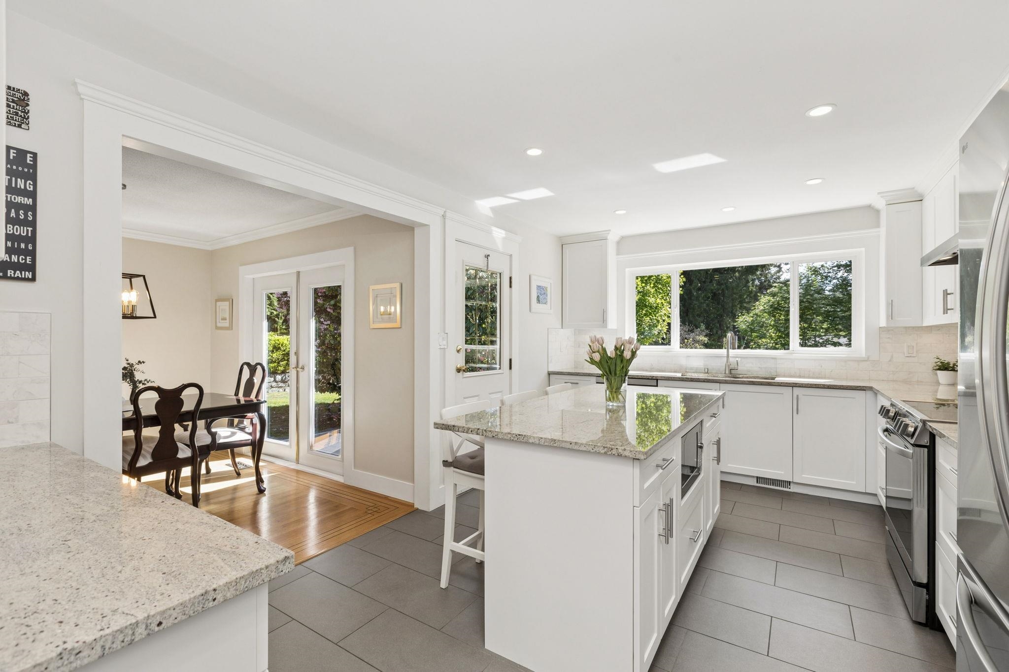 1256 Eastview Road, North Vancouver, BC, V7J 1L6 photo 5