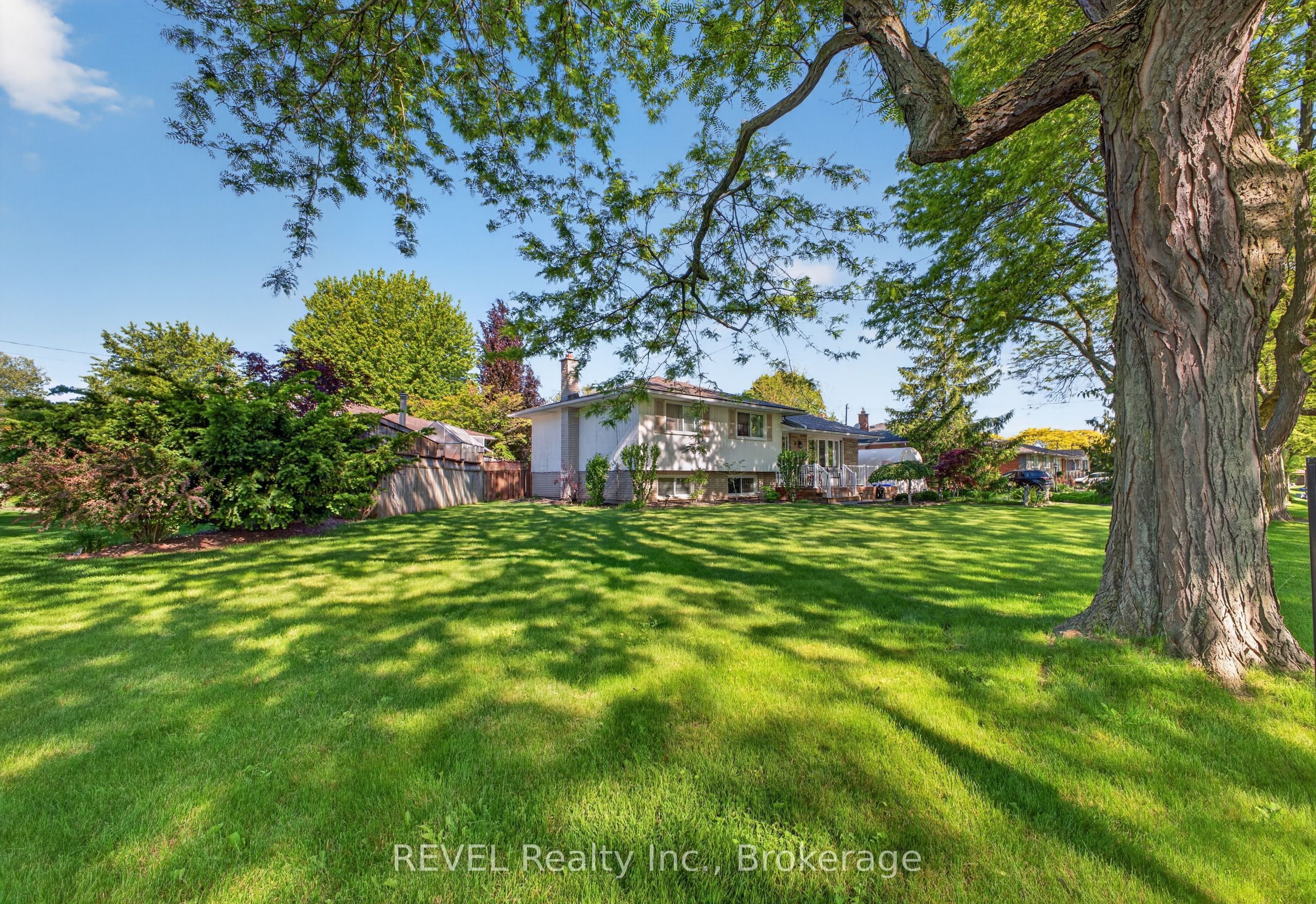 9 Rexleigh Crescent, St. Catharines, ON, L2N 3X7 photo 3