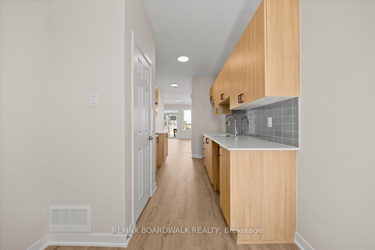 Additional image 4 of 249 Lamarche Avenue, Ottawa, ON, K1W 0M5