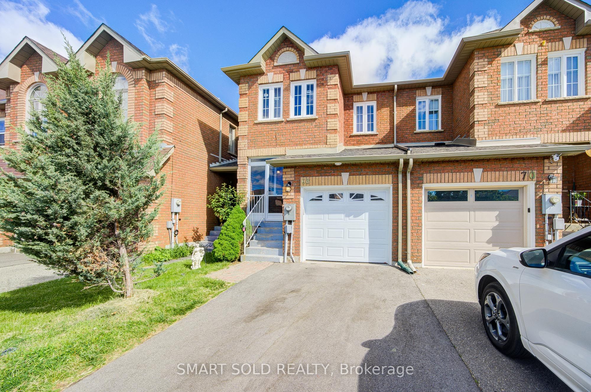 68 Denton Circle, Vaughan, ON, L6A 2N4 photo 2