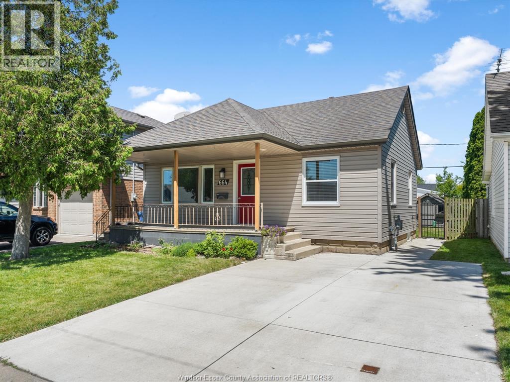 664 William Street, Tecumseh, ON, N8N2A1