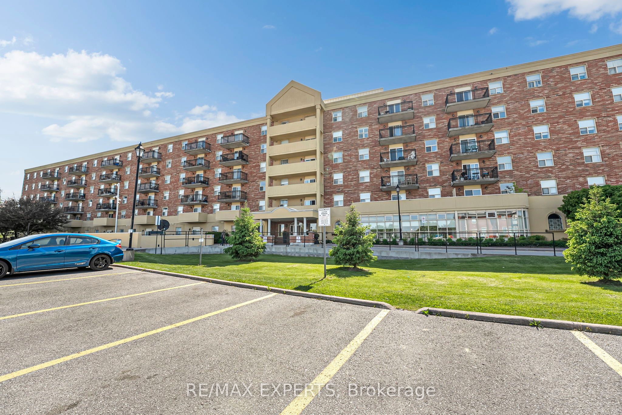 214-7373 Martin Grove Road, Vaughan, ON, L4L 9K1 photo 2