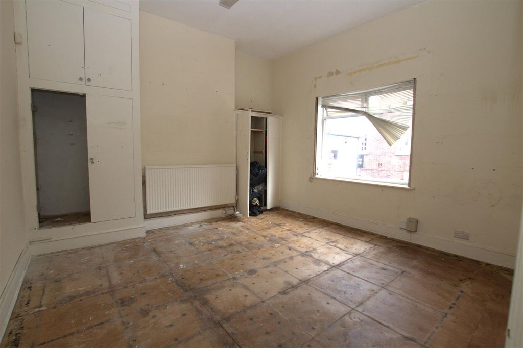 Additional image 10 of 6 bed terraced house for saleStation Road, Redcar TS10