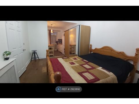 Macdonald Road, London E7, Studio to rent