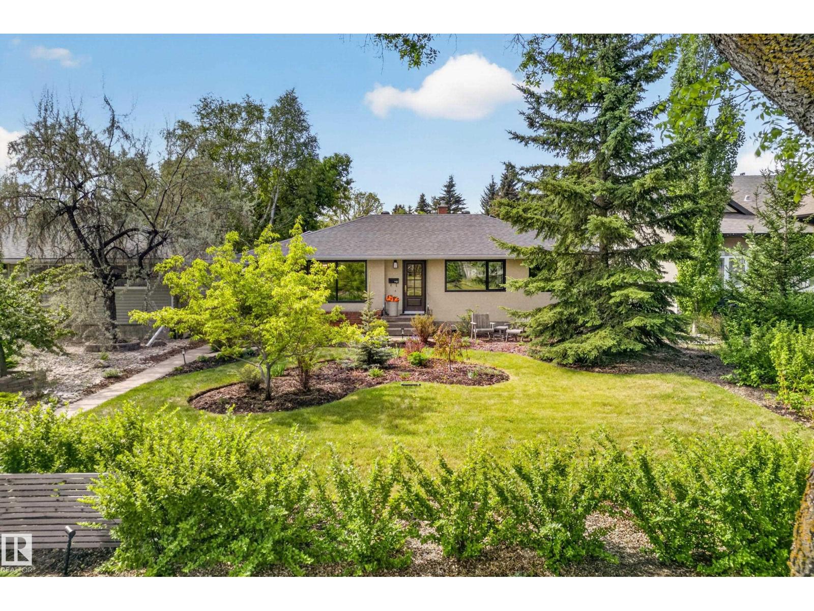 13619 109 Avenue NW, Edmonton, AB, T5M2G8