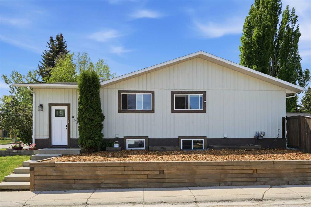 865 Queensland Drive SE, Calgary, AB, T2J 5E4