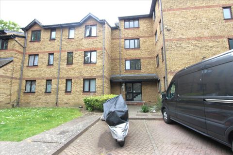 Gartons Close, Enfield EN3