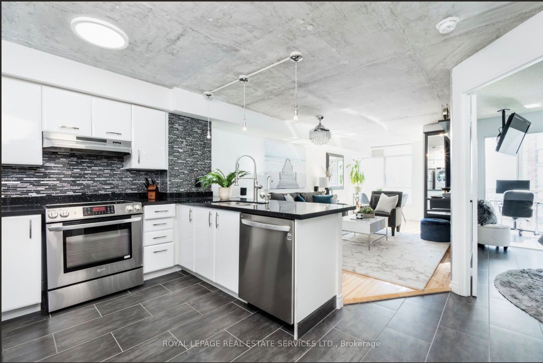 Additional image 3 of 826-801 King Street W, Toronto, ON, M5V 3C9
