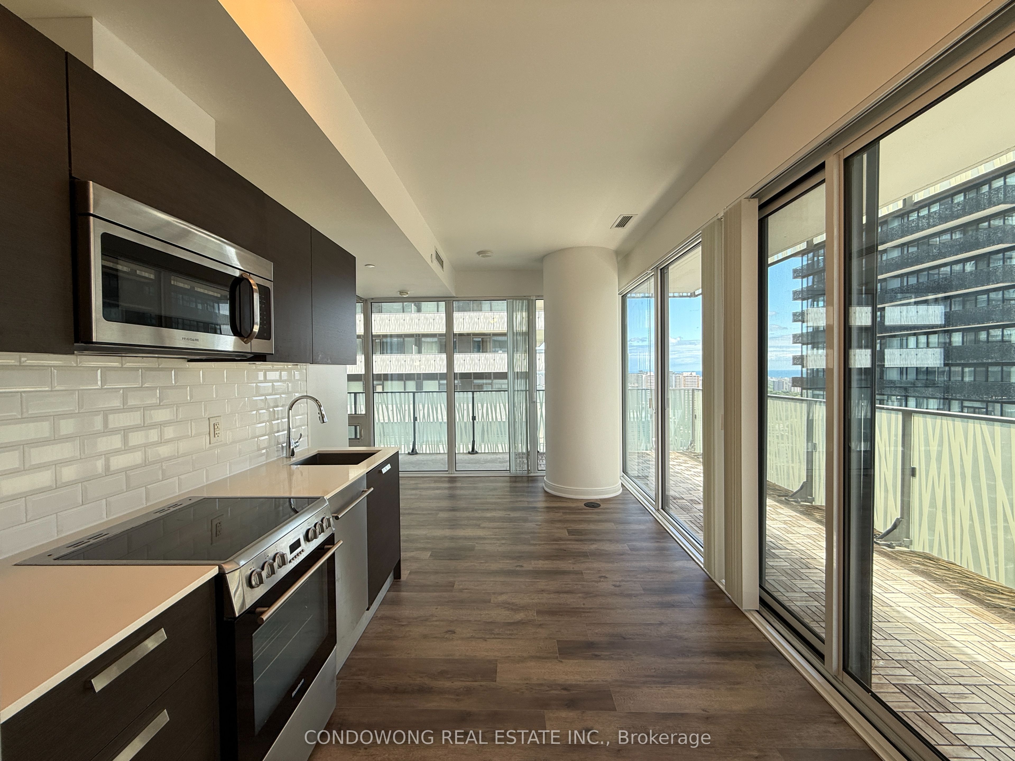 3102-42 Charles Street E, Toronto, ON, M4Y 0B7