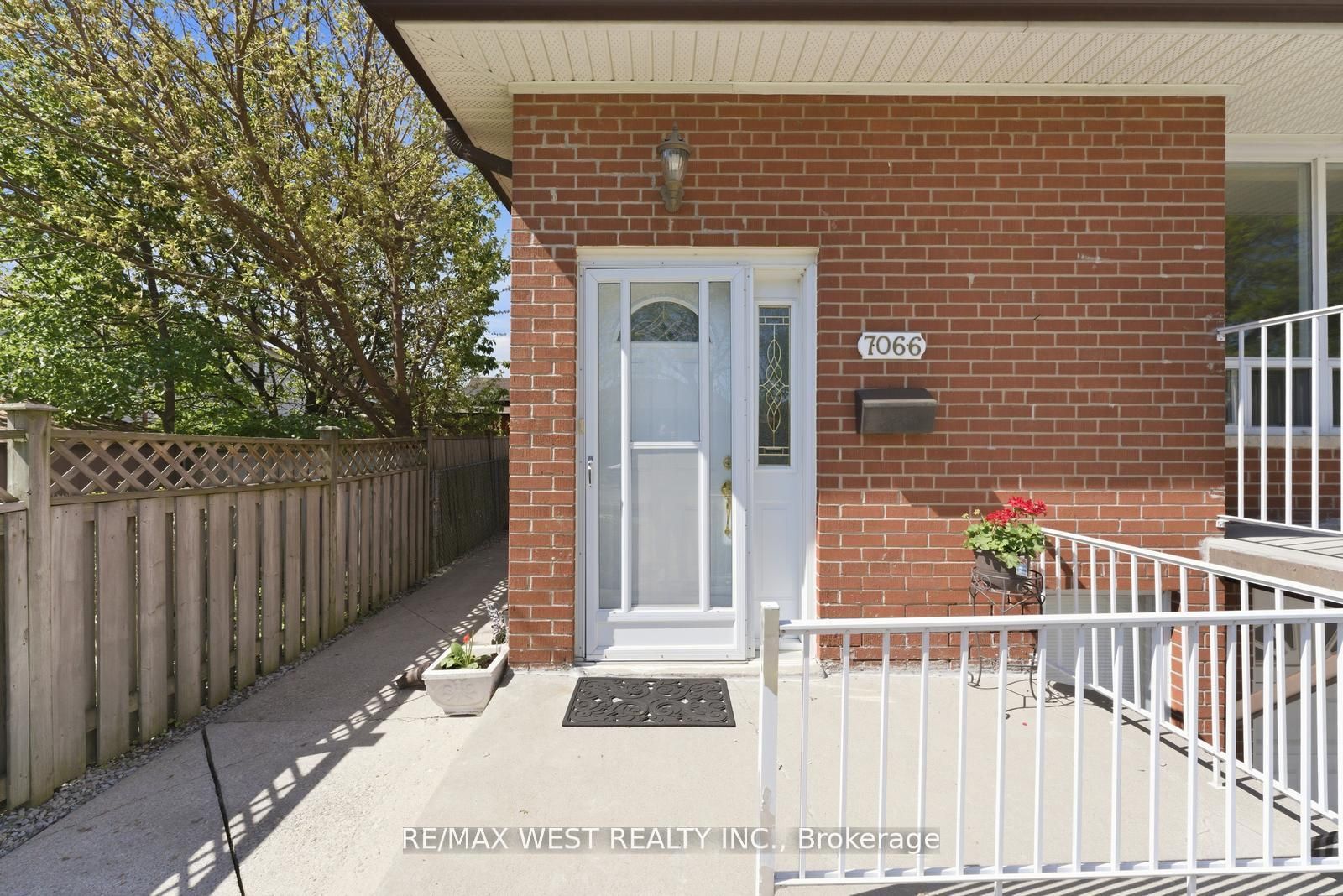Additional image 5 of 7066 Magic Court, Mississauga, ON, L4T 3A1