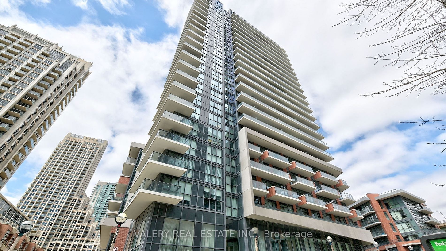 1607-38 Iannuzzi Street W, Toronto, ON, M5V 0S2