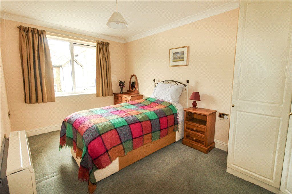 2 bed flat for saleWilliamson Close, Ripon, North Yorkshire HG4 photo 5