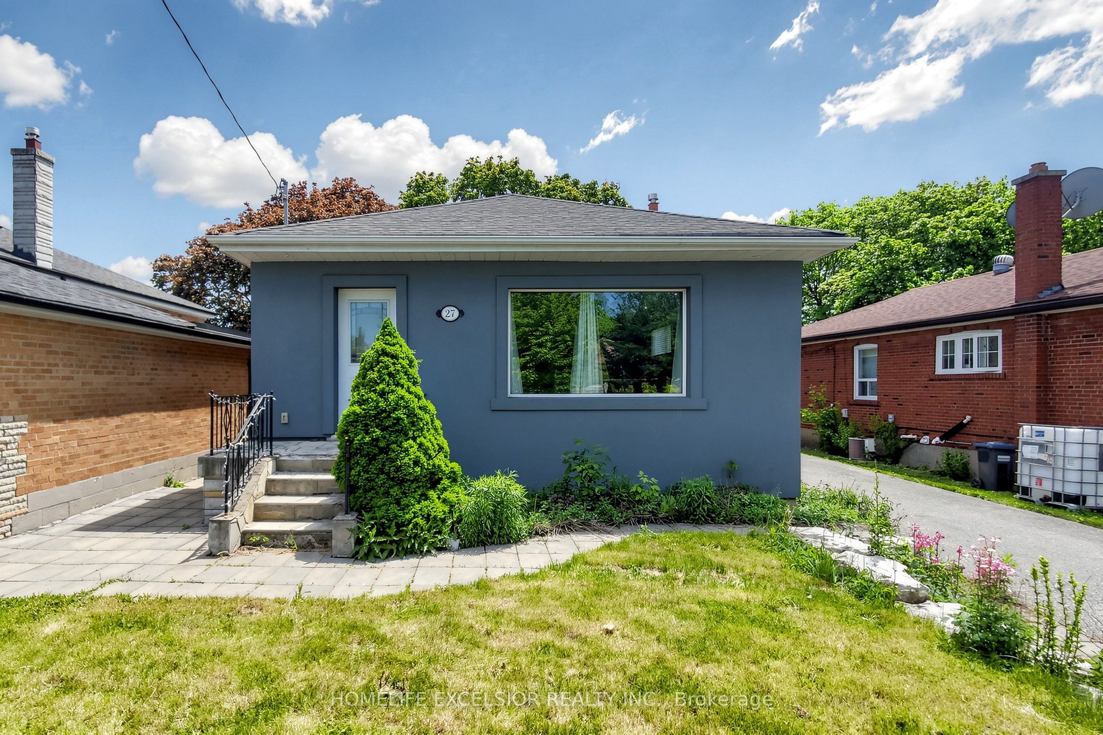 27 Japonica Road, Toronto, ON, M1R 4S1