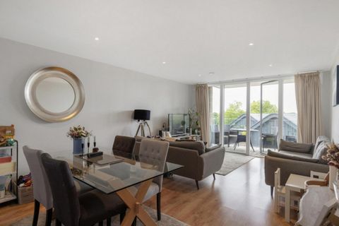 Kew Bridge Road, Brentford TW8