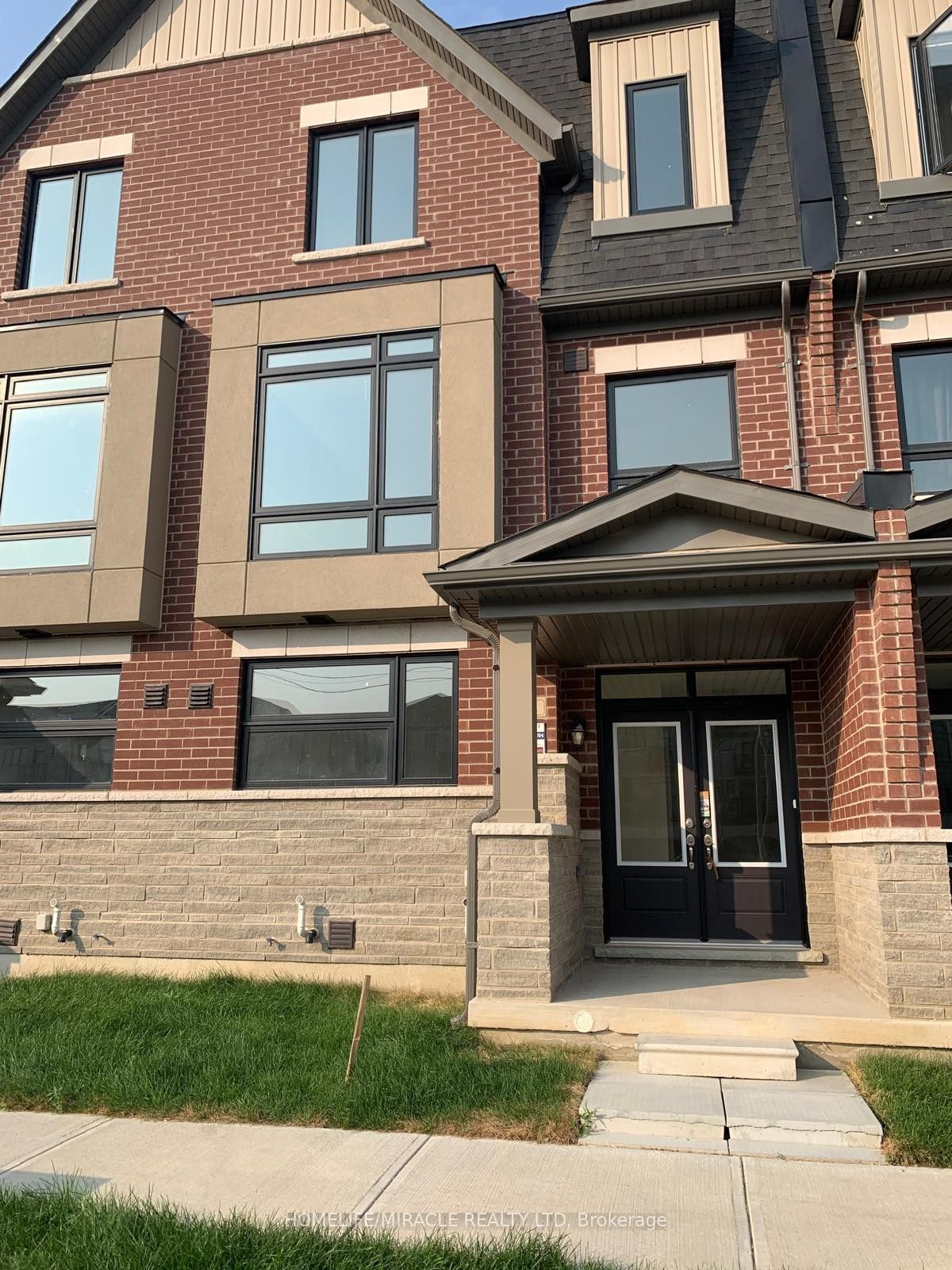 72 Coolhurst Avenue, Brampton, ON, L7A 5L9