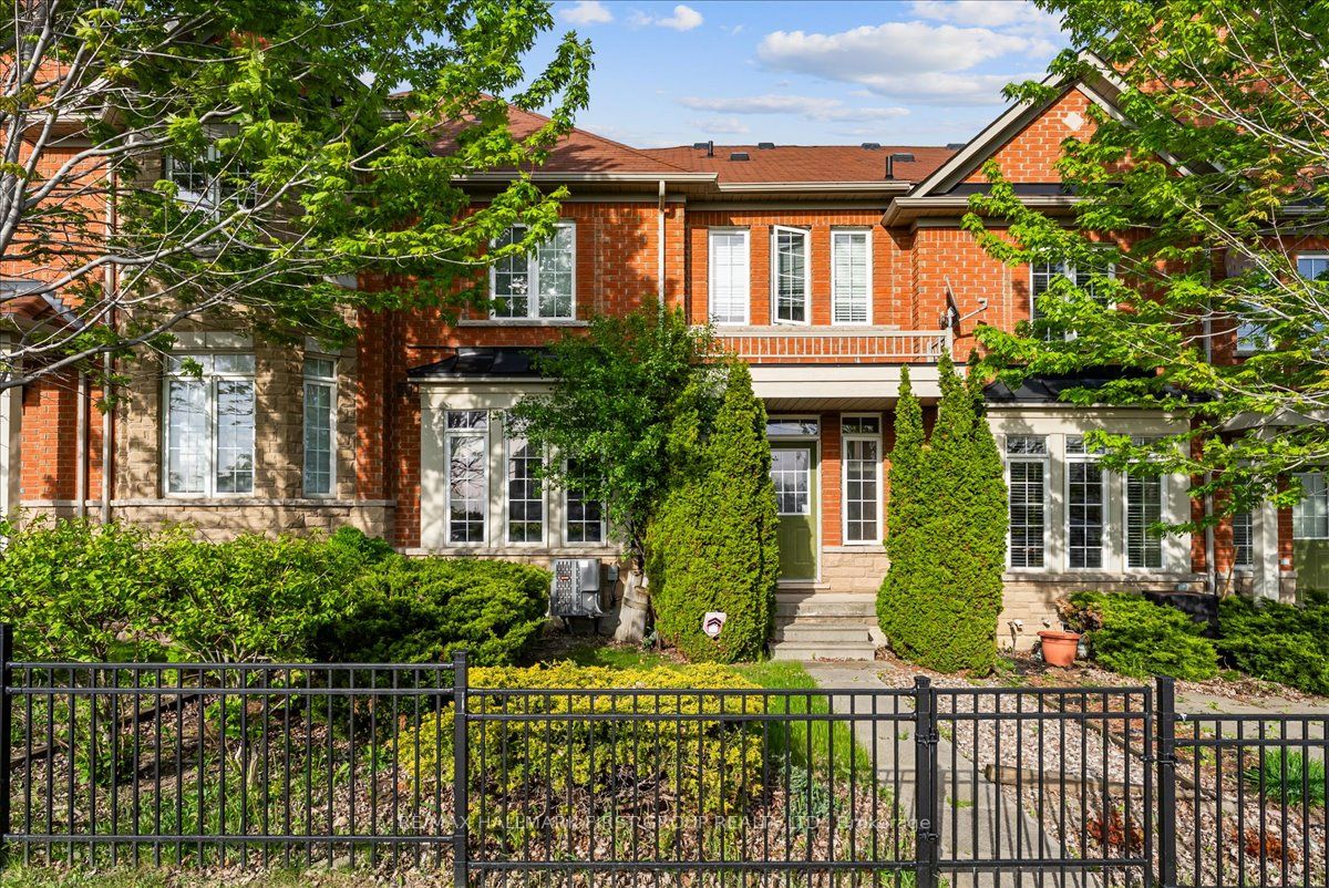 57 Barkdale Way, Whitby, ON, L1N 0G1