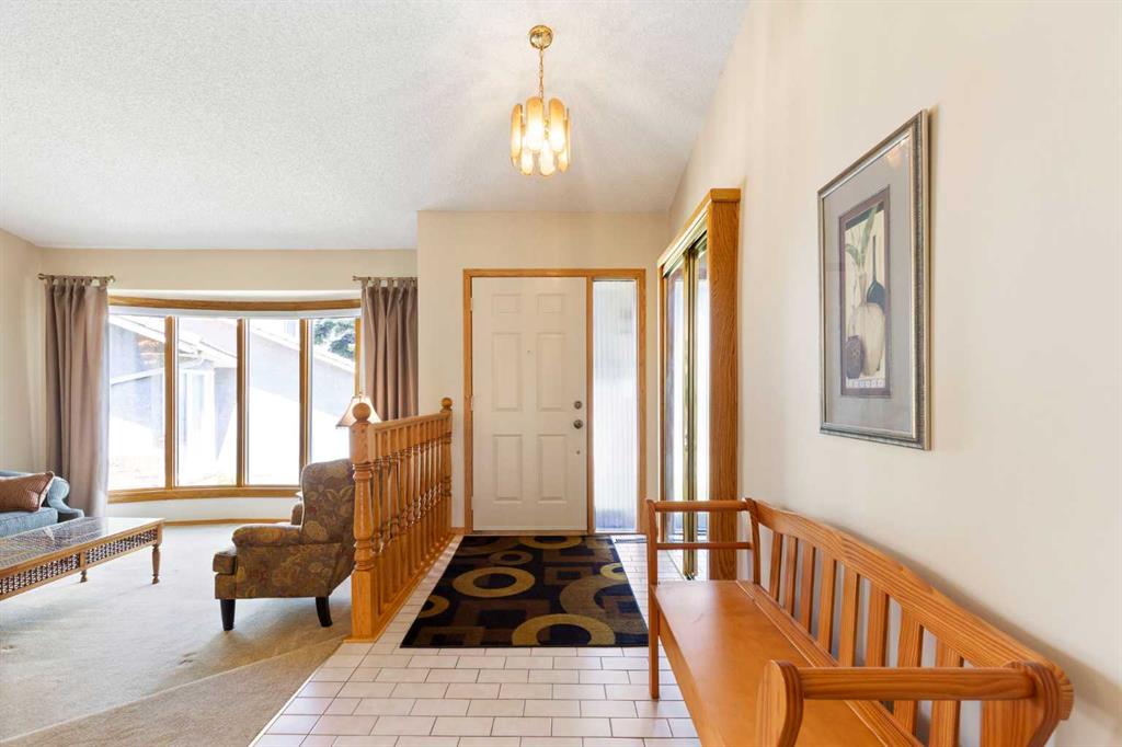 23 Millside Place SW, Calgary, AB, T2Y 2R5 photo 2