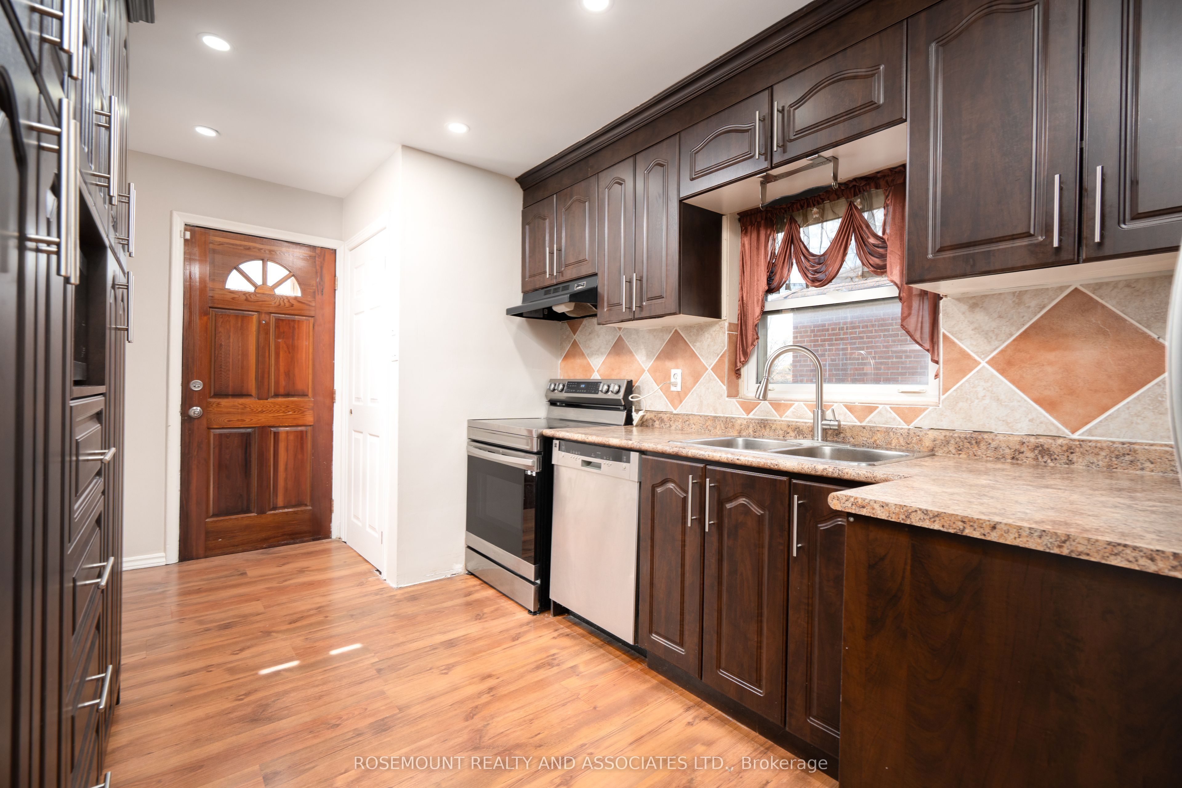 UPPER-32 Maywood Park, Toronto, ON, M1K 2G8 photo 4