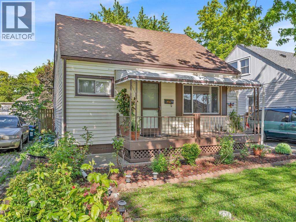 1936 Central , Windsor, ON, N8W4H9