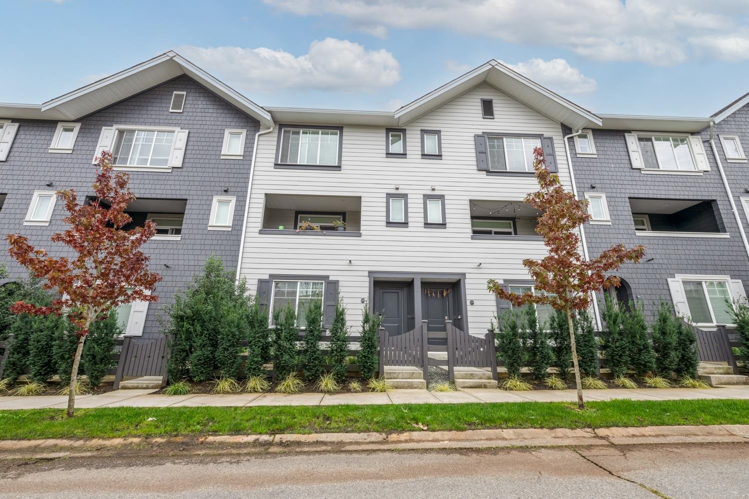 40-15489 99a Avenue, Surrey, BC, V3R 0G9