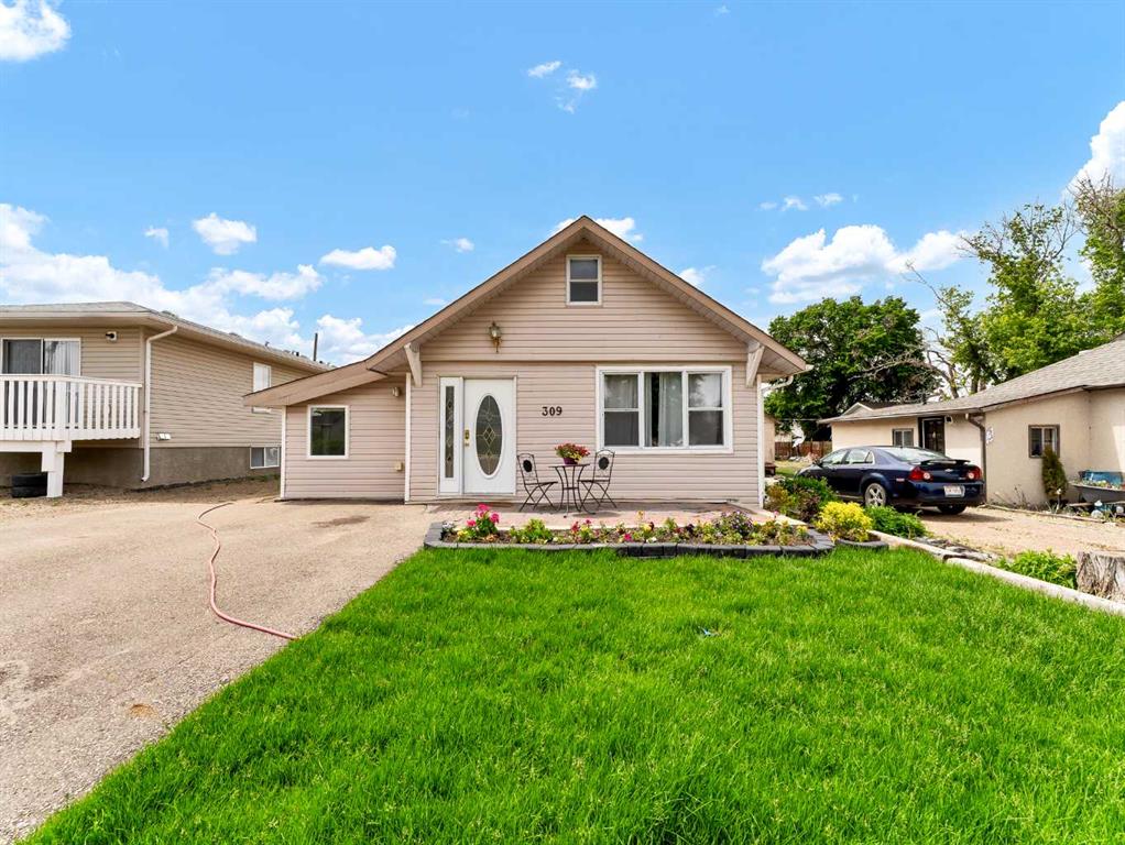 309 1 Street NW, Redcliff, AB, T0J 2P2