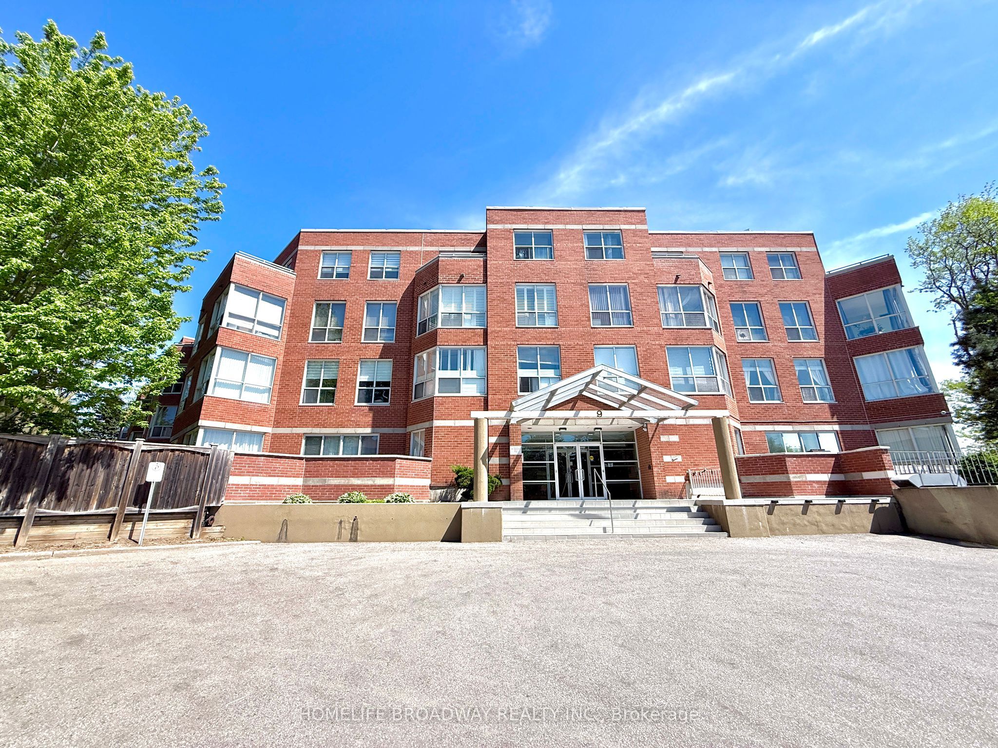 203-9 Chalmers Road, Richmond Hill, ON, L4B 3N3
