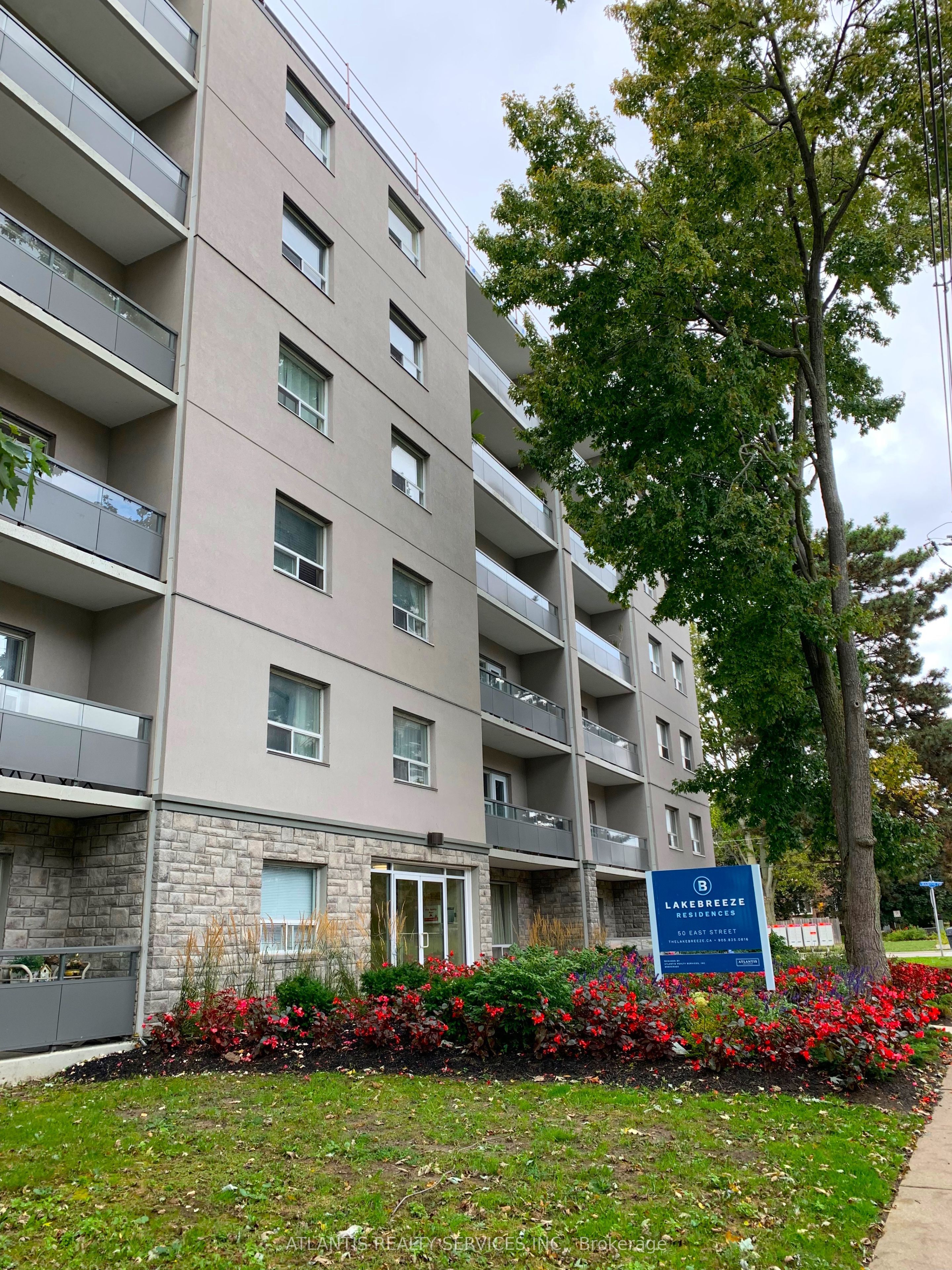 301-50 East Street, Oakville, ON, L6L 3K4