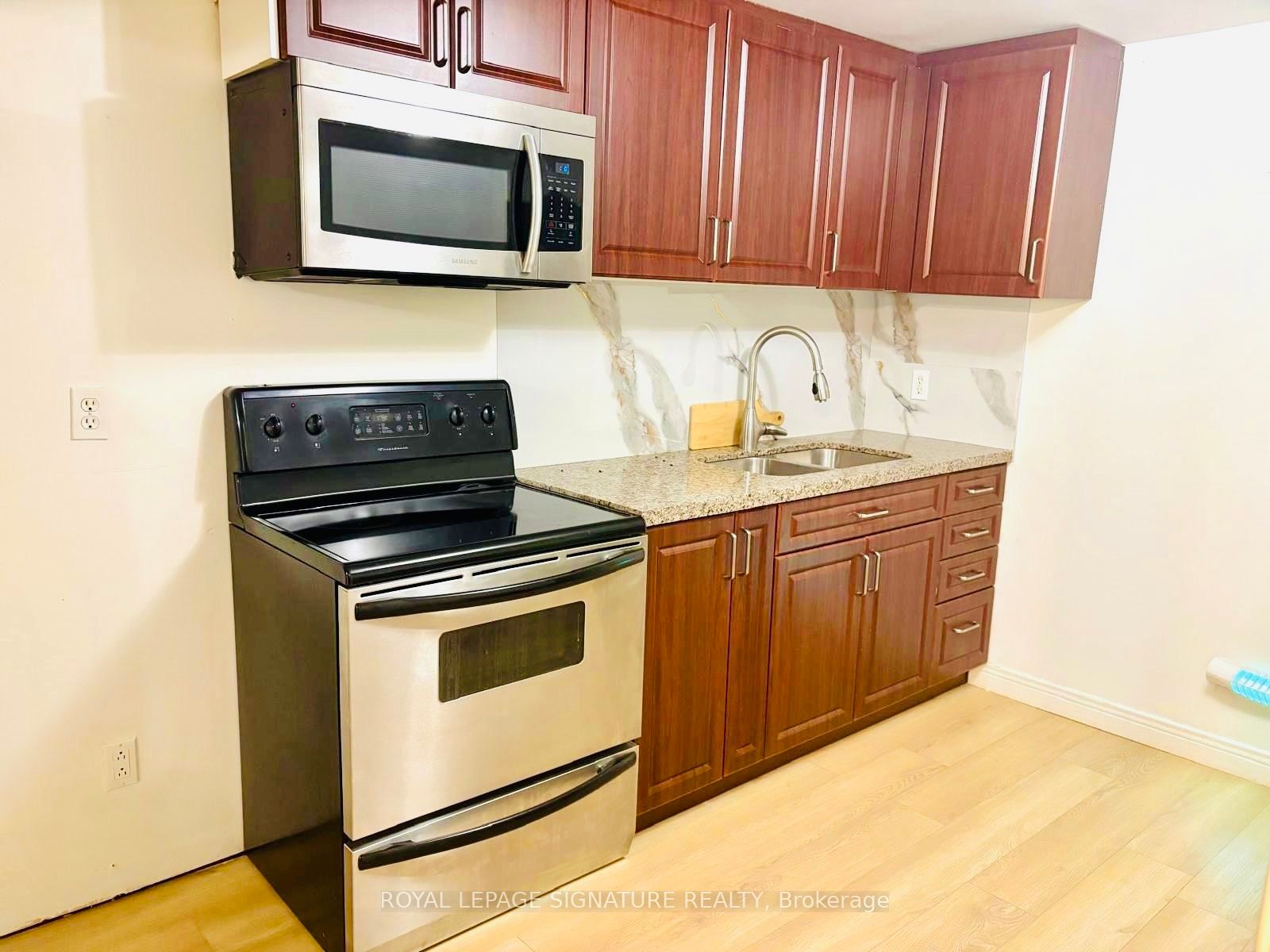 27 Dalbret Crescent, Toronto, ON, M1T 2X2 photo 5