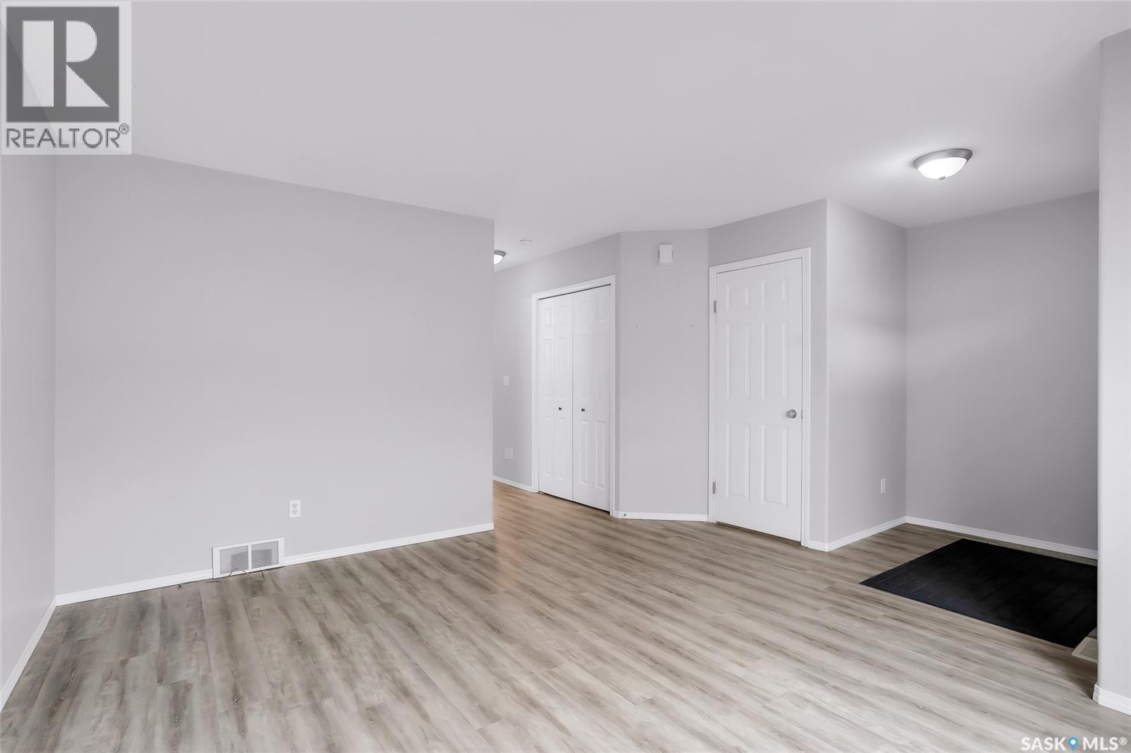 2-102 Pawlychenko Lane, Saskatoon, SK, S7V1G9 photo 5