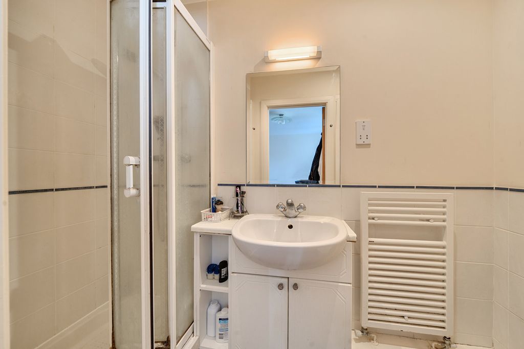 Additional image 9 of 2 bed flat for salePenn Place, Northway, Rickmansworth WD3