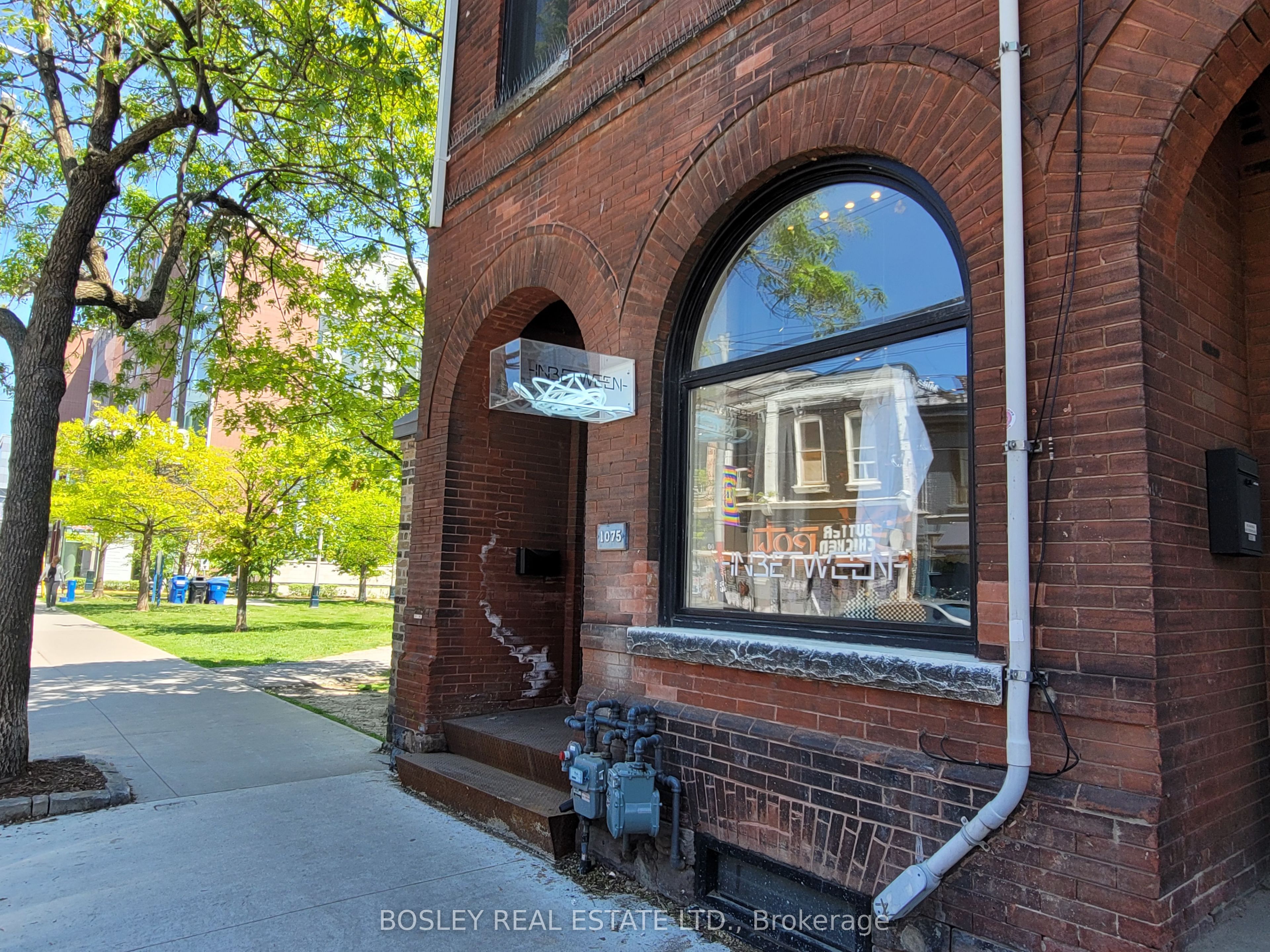 Main-1075 Queen Street W, Toronto, ON, M6J 1H3 photo 3