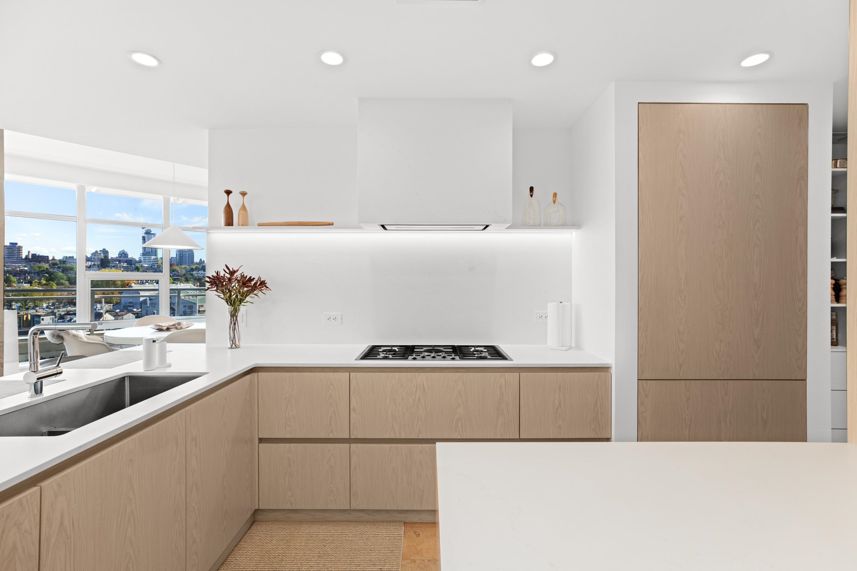 701-628 Kinghorne Mews, Vancouver, BC, V6Z 3H6 photo 3