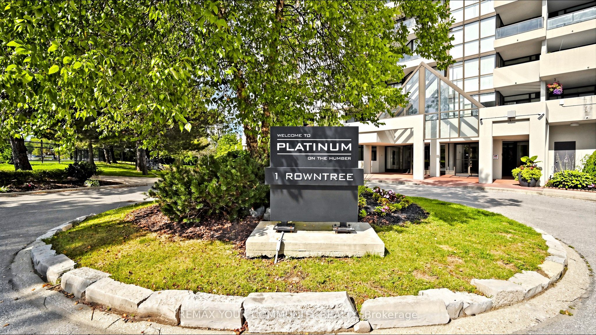 1215-1 Rowntree Road, Toronto, ON, M9V 5G7