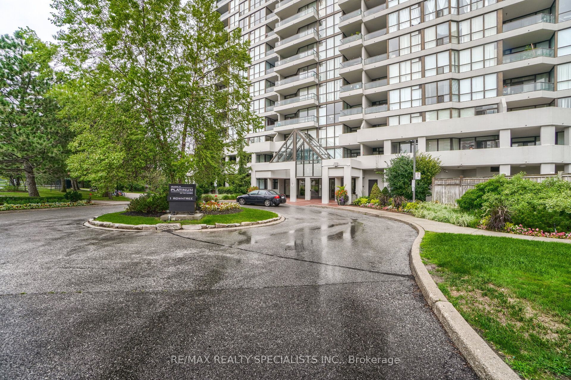 708-1 Rowntree Drive, Toronto, ON, M9V 5G7 photo 2
