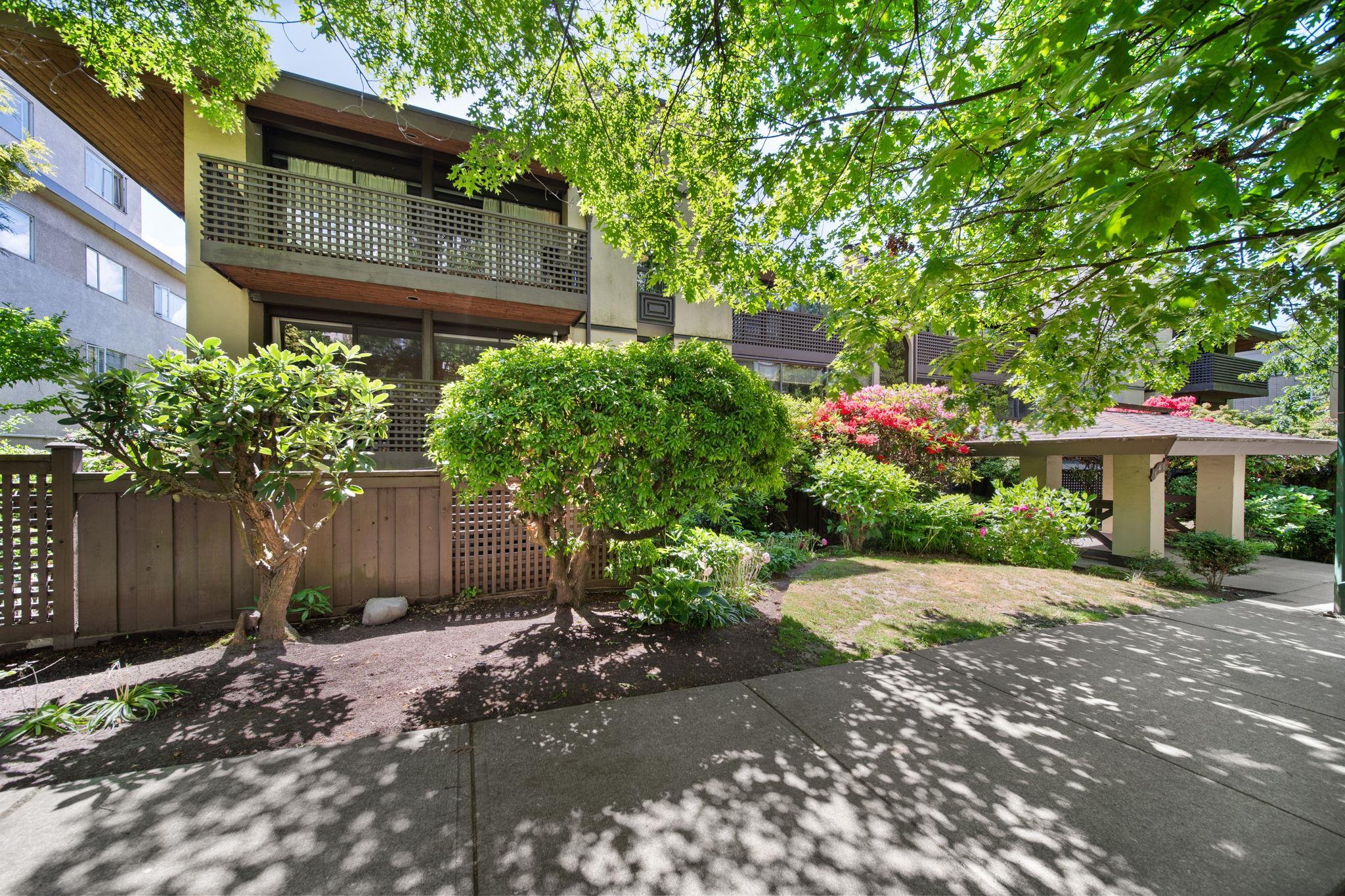 304-141 13th Street W, North Vancouver, BC, V7M 1N5