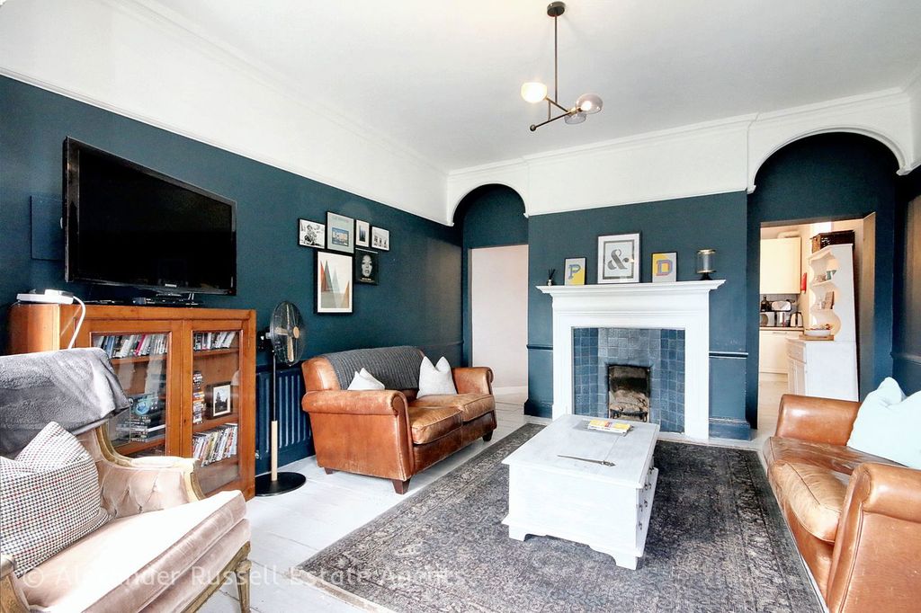 2 bed flat for saleAlbion Hill, Ramsgate CT11 photo 5