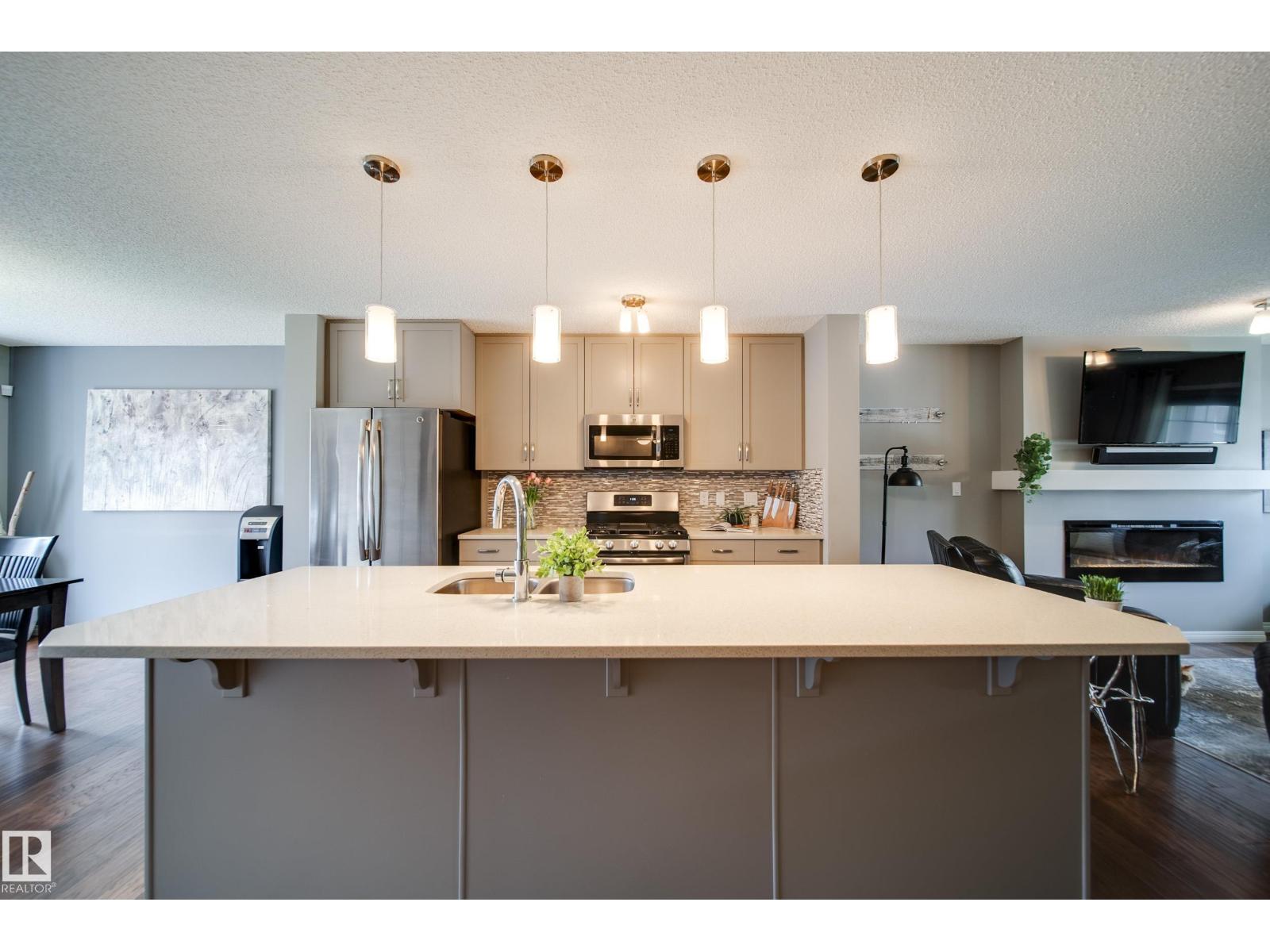 3365 Orchards Link SW, Edmonton, AB, T6X2B4 photo 2