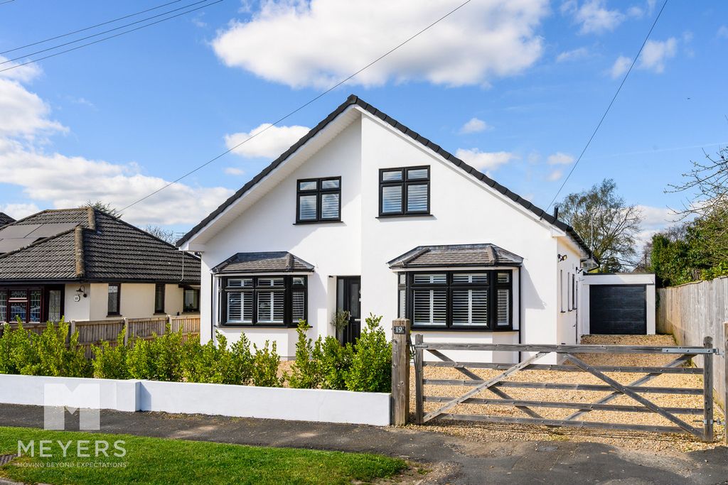 5 bed chalet for saleHighfield Avenue, Ringwood BH24