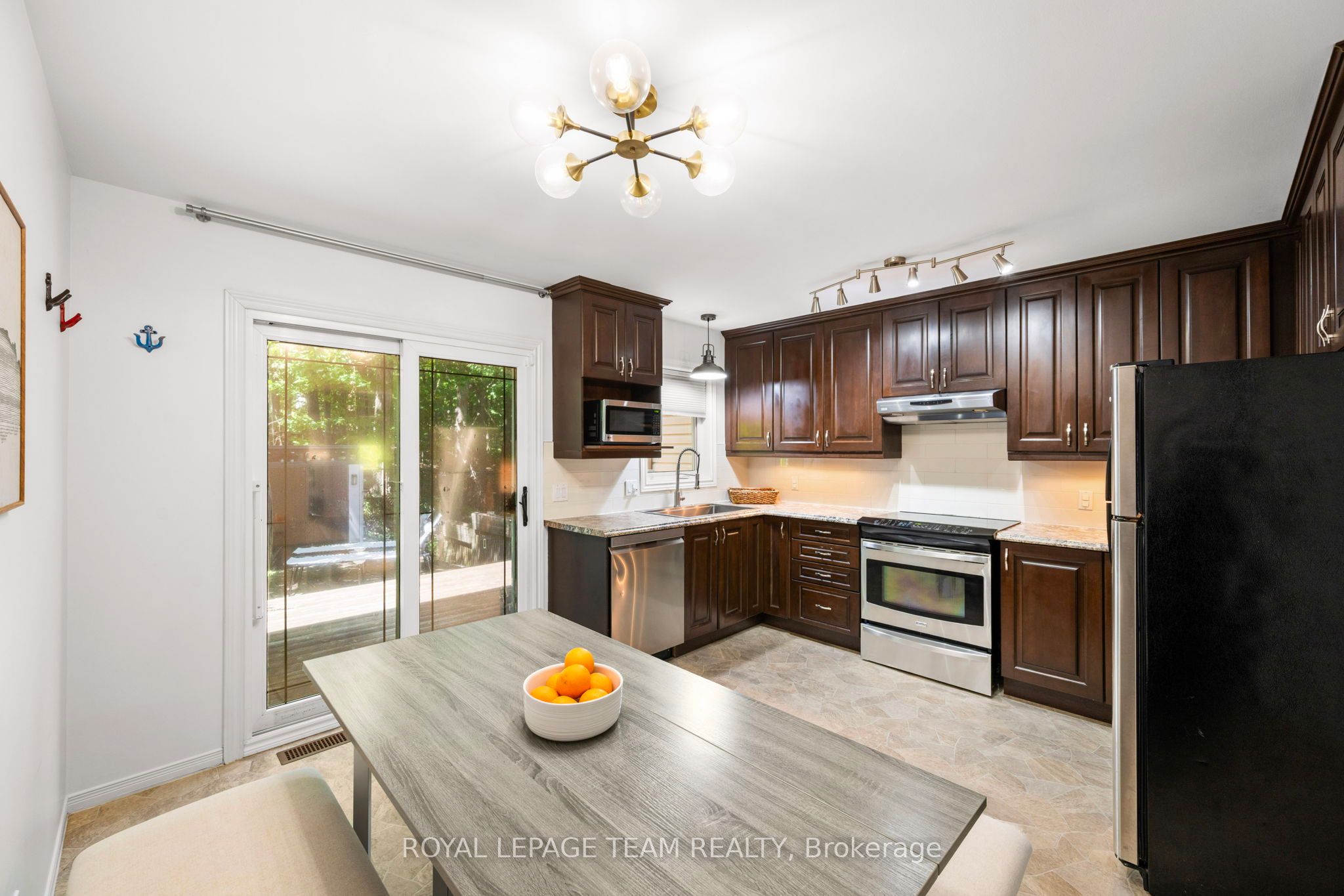 Additional image 2 of 212 Provender Avenue, Ottawa, ON, K1K 4N7