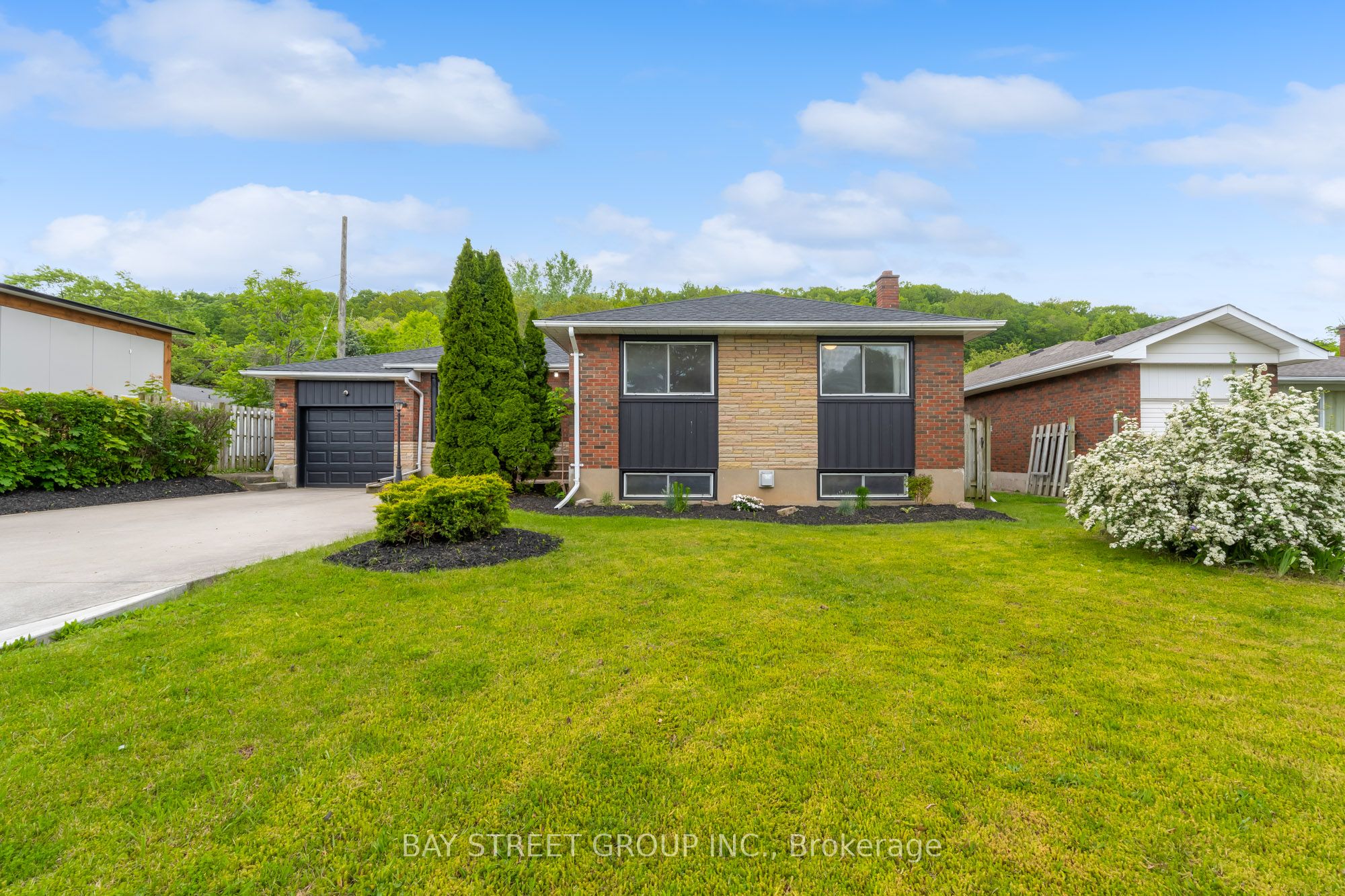 8 Glenbarr Road, St. Catharines, ON, L2T 1Y1