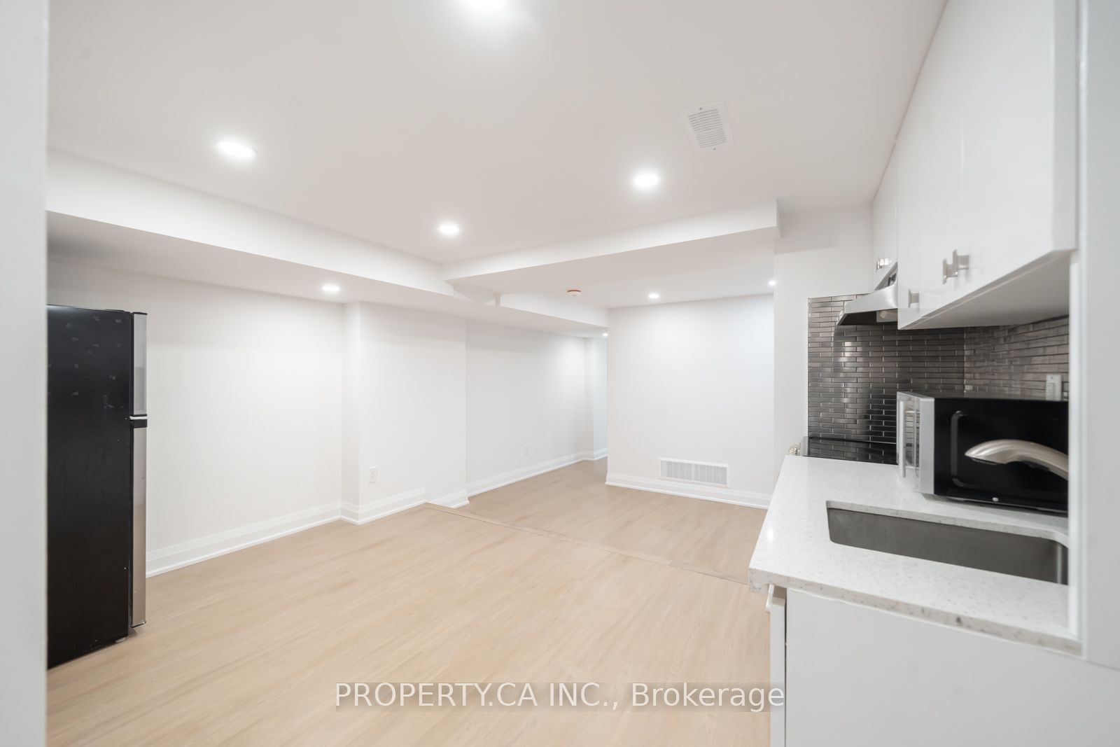 Lower-344 Highfield Road, Toronto, ON, M4L 2V5 photo 3